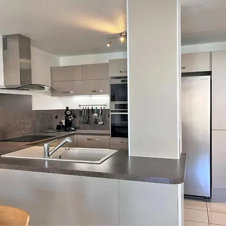 Climatise Avec Piscine, Terrasse Et Parking - 6 Couchages, Pres De La - Fr-1-251-451 *