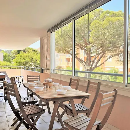 Climatise Avec Piscine, Terrasse Et Parking - 6 Couchages, Pres De La - Fr-1-251-451 Apartment
